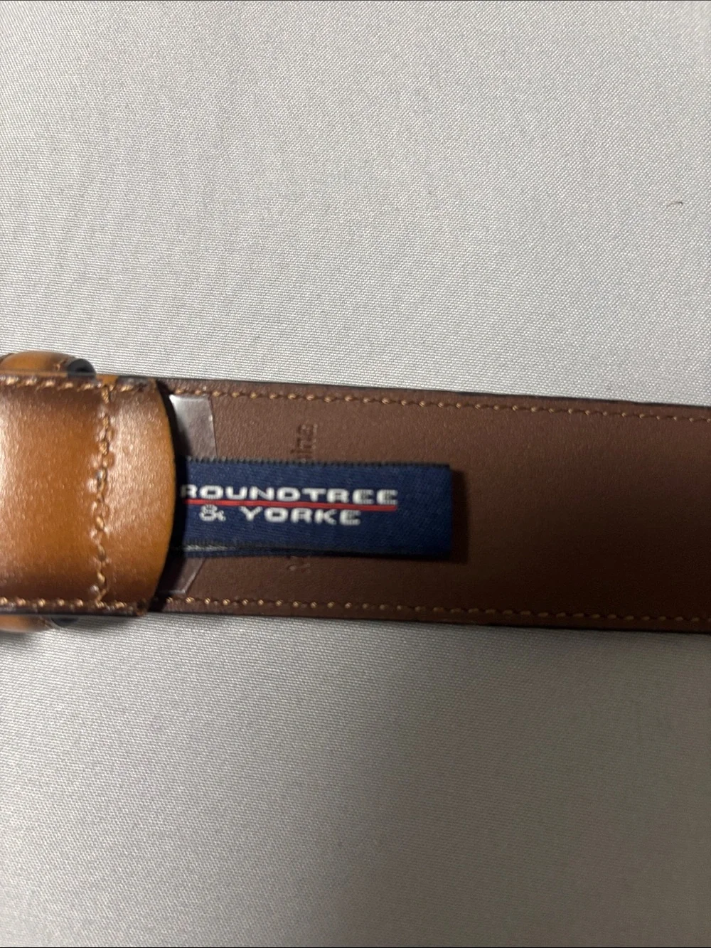 Roundtree & Yorke Smooth Tan Leather Belt with Silver Buckle